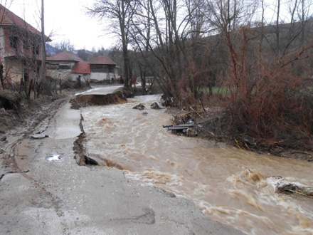 Poplava u Vlasu - trstenska reka odnela put